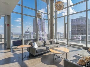 スマートテレビ、書斎 / ワークスペース