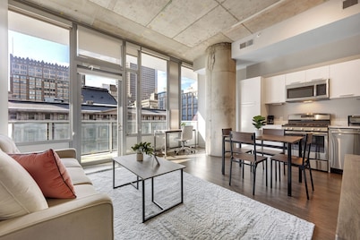 Towers at Opop 703 Spacios and Cozy 1 bd 1 b