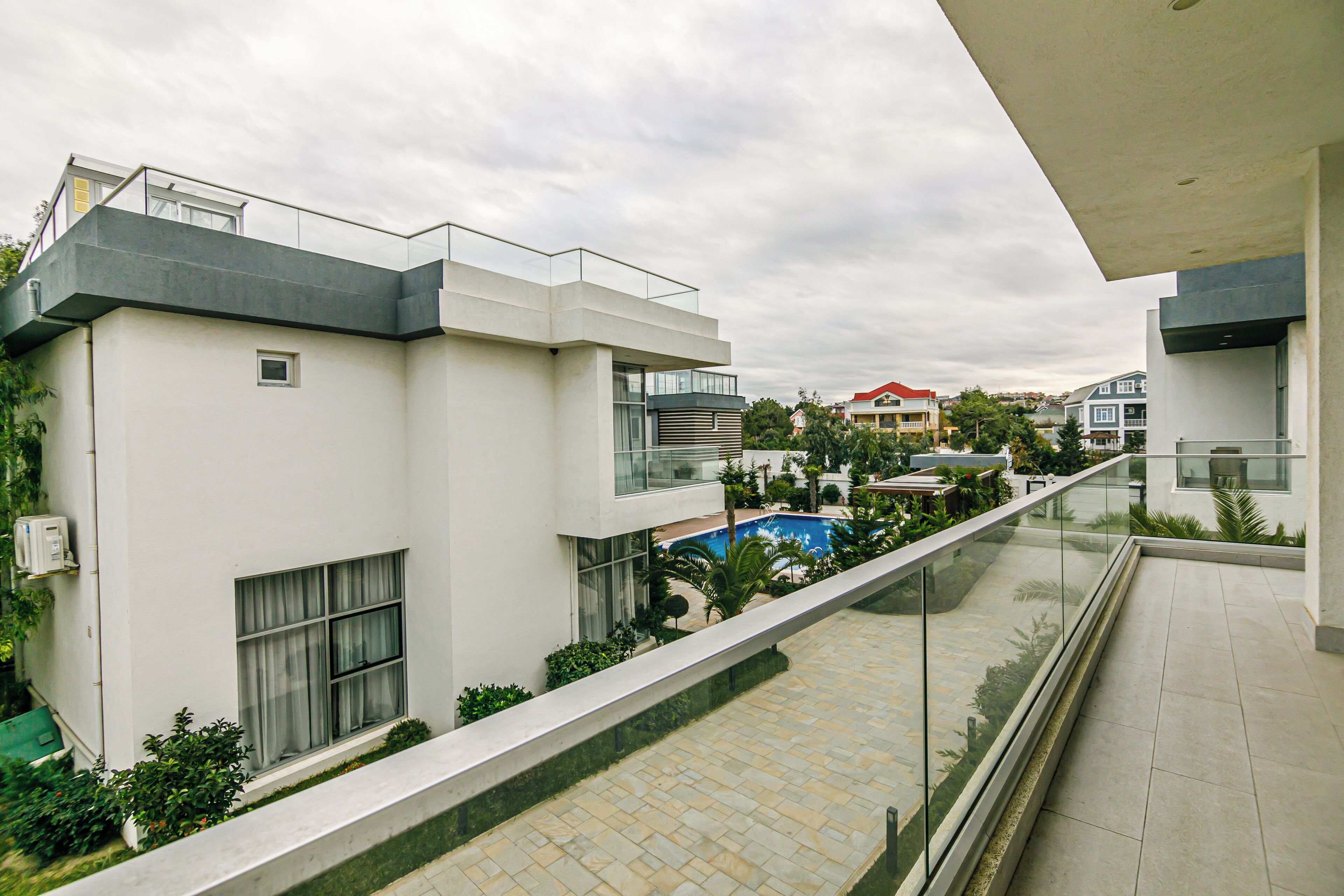 วิวสนามหญ้า