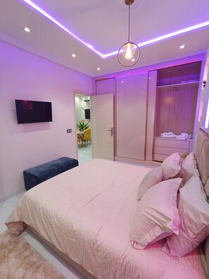 Luxury Condo, 2 Bedrooms, Air conditioning, Sea Facing