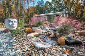 Exterior detail - Charming Treehouse Escape Among Nature's Blooms (Pittsboro)