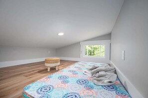 Interior - Unique Treehouse Retreats in NC Nature (Pittsboro)
