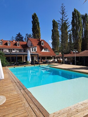 Seasonal outdoor pool - Nomád Hotel & Glamping (Noszvaj)
