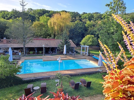 Seasonal outdoor pool