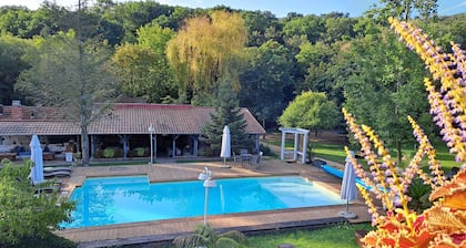 Nomád Hotel & Glamping