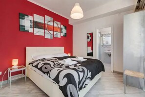 3 bedrooms, iron/ironing board, travel crib, WiFi