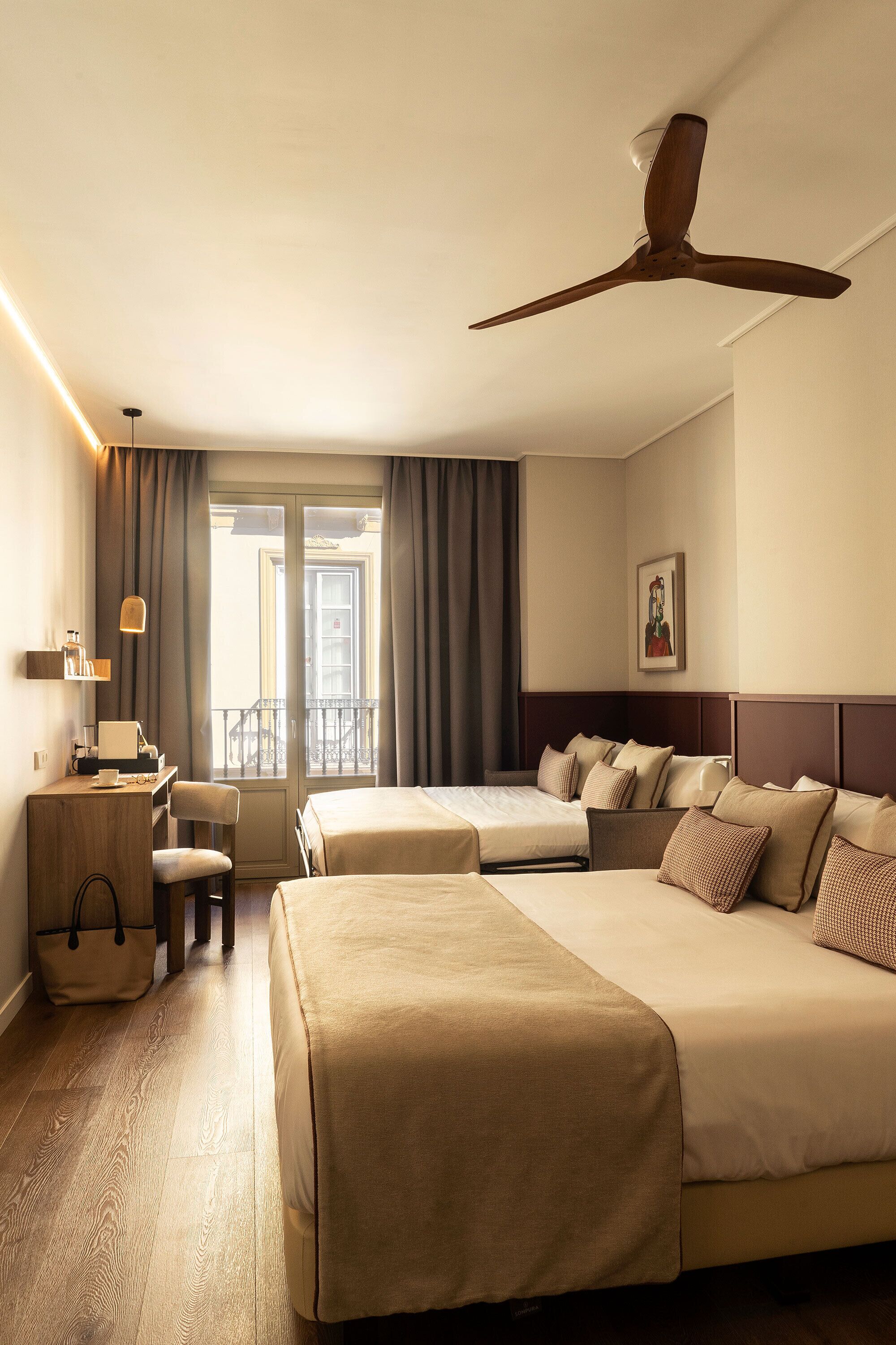 Deluxe Quadruple Room, City View