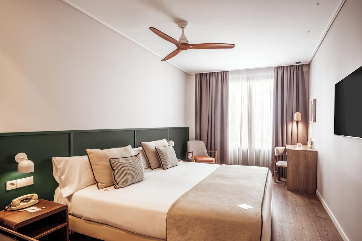 Deluxe Double or Twin Room, City View
