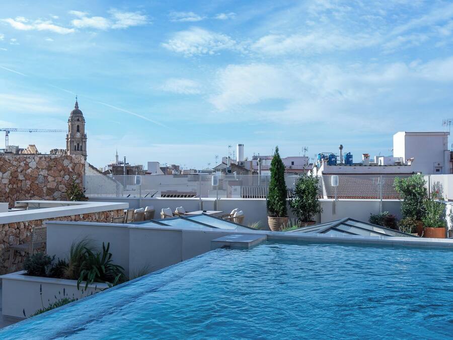 Outdoor pool, sun loungers