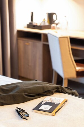 Egyptian cotton sheets, premium bedding, down duvets, minibar - Hotel Well and Come Malaga (Málaga)