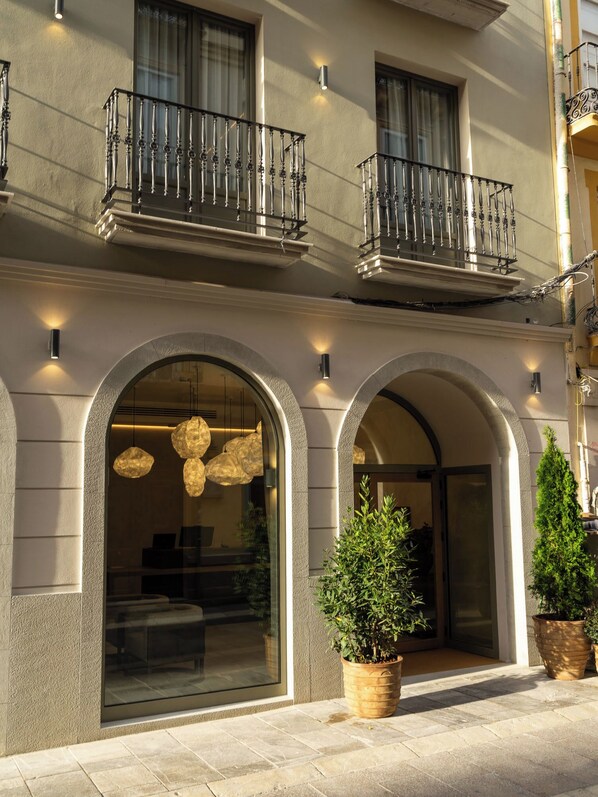 Front of property - Hotel Well and Come Malaga (Málaga)