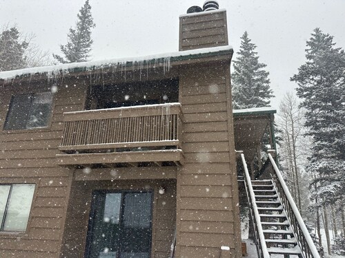 Hummingbird Hollow with High Speed Wifi