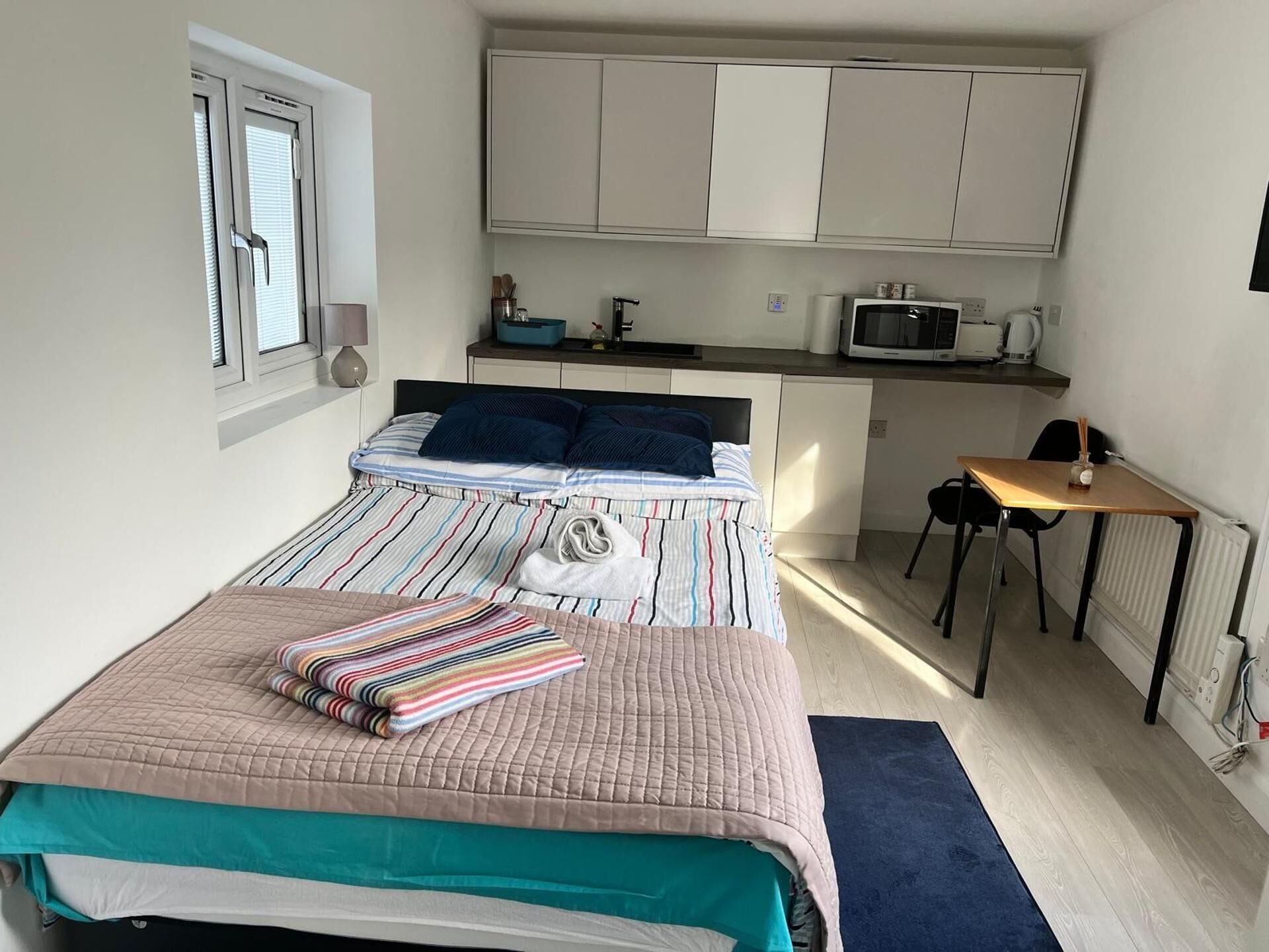 Iron/ironing board, WiFi (free), bed sheets