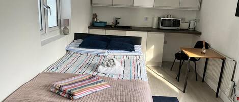 Iron/ironing board, WiFi (free), bed sheets