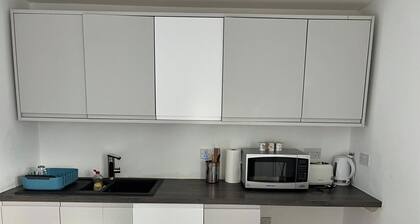 Cozy Studio in Dagenham, London