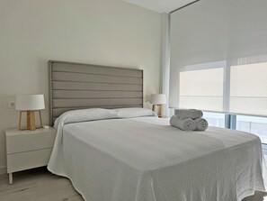 2 chambres, fer et planche à repasser, Wi-Fi gratuit, draps fournis