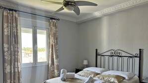 3 bedrooms, iron/ironing board, WiFi (free), bed sheets