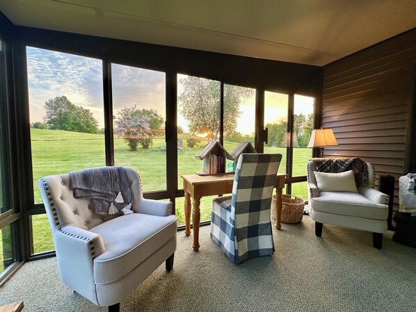 Interior - VT at its best! Near hiking trails, museums & colleges. (Bennington)