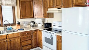 Unclassified image, 2 of 10, button - Bright & Spacious Downtown 2 Bedroom Apt  w/ King bed! (Anchorage)