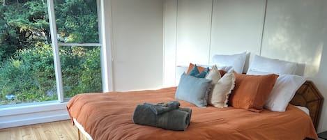 3 chambres, fer et planche à repasser, Wi-Fi, draps fournis