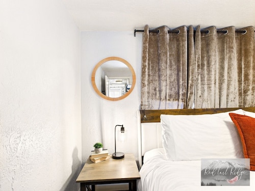 NEW OSU Reser Stadium Glamour- KING BEDS