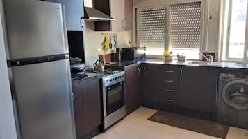 Micro-ondes, four, plaque de cuisson