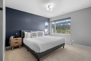 3 bedrooms, iron/ironing board, free WiFi