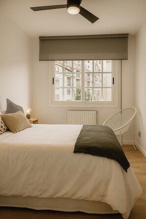 3 多间卧室、办公桌、熨斗/熨衣板、旅行婴儿床