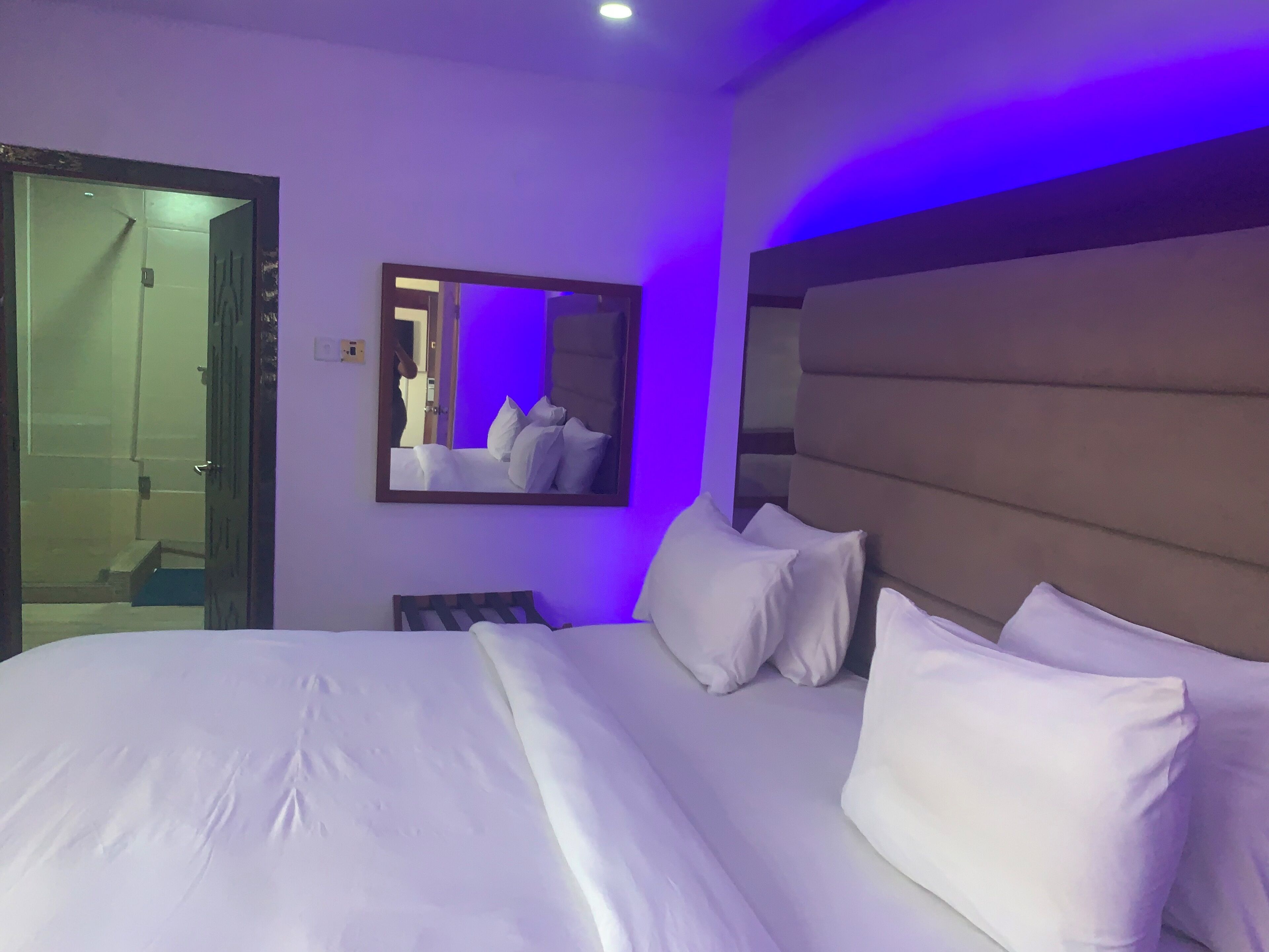 2 bedrooms, in-room safe, desk, iron/ironing board