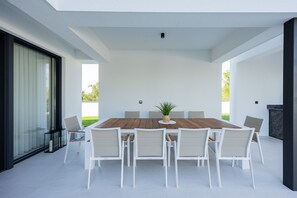 Deluxe-Villa, Meerblick | Terrasse/Patio