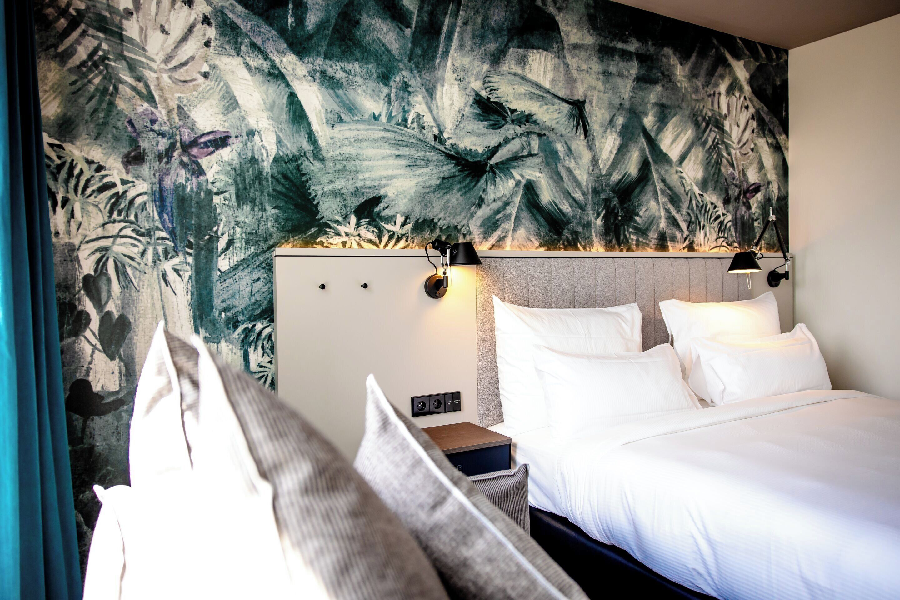 Safe på rommet, skrivebord for bærbar PC og lydisolert