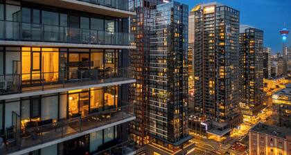 ❤ of Downtown! 22 FL w Tower Views! FREE Banff Pass • Gym • Wine • Outdoor Pool!