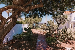 Property grounds - Sierra del Mar - Vista Mar, directly on the dunes with pool, patio and garden (San Bartolomé de Tirajana)