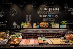 Daily continental breakfast for a fee - Motel One München-Hauptbahnhof (Munich)