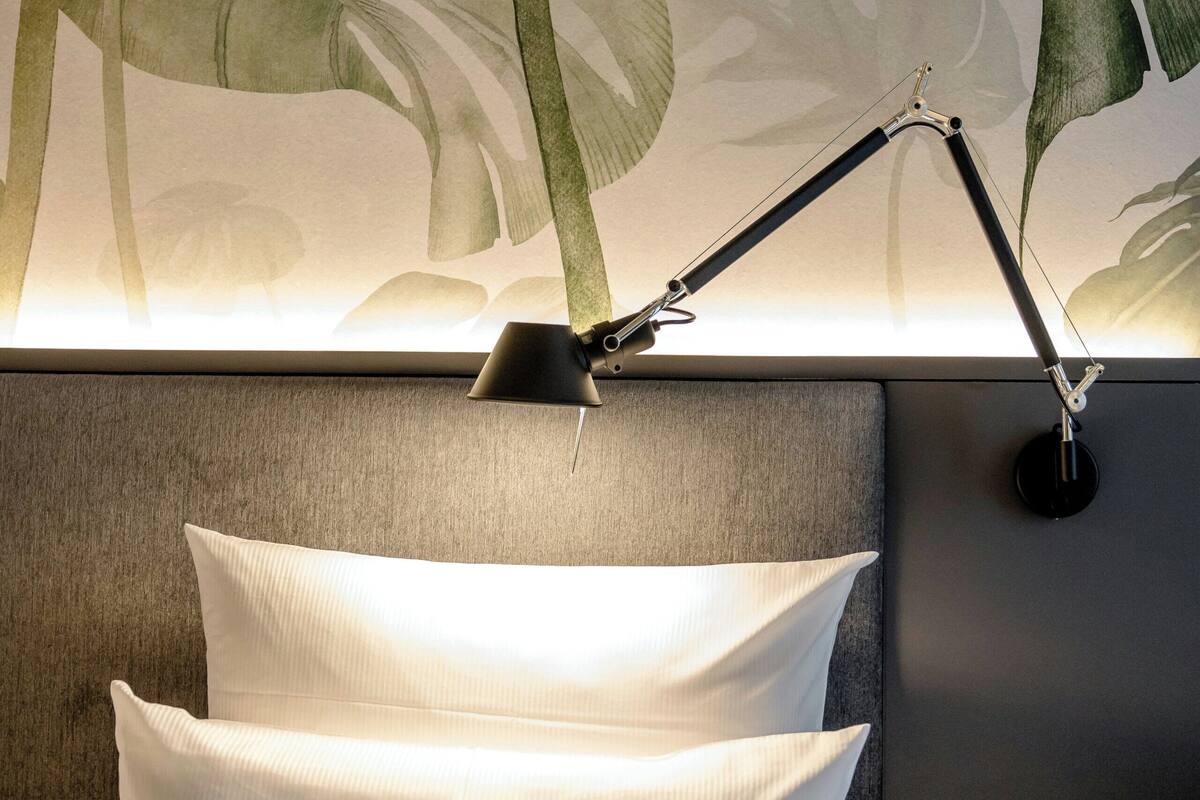 SPECIAL ONE | Premium bedding, desk, WiFi (free), bed sheets