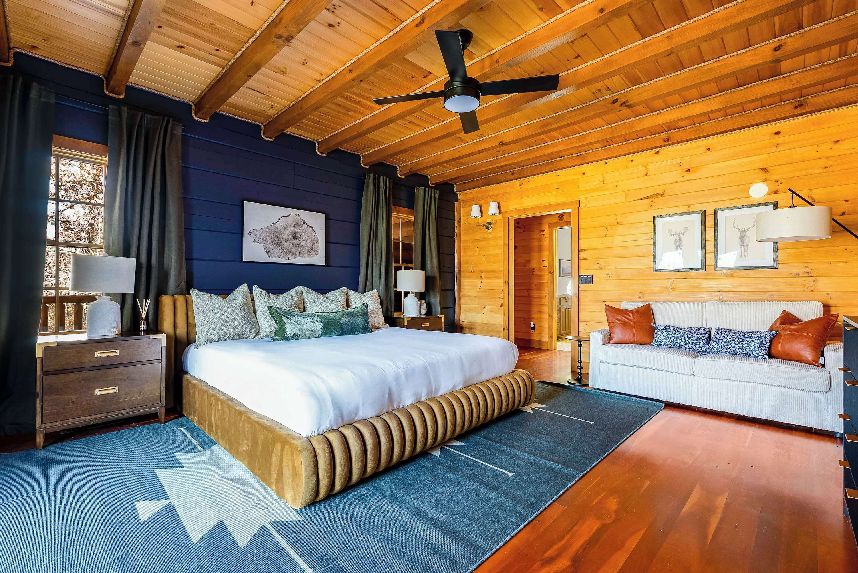 6 habitaciones, tabla de planchar con plancha, wifi y ropa de cama 