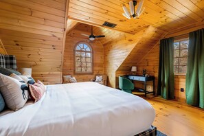 6 bedrooms, iron/ironing board, WiFi, bed sheets