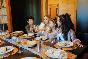 Dining - Shenandoah Mansion (Elkton)