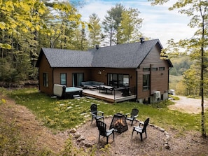 Terrace/patio - Légendaire / Private Spa & Games / Carling Lake (Brownsburg)