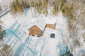 Exterior - Private Hot Tub | Hiking | Skiing | Roitelet (Argenteuil Regional County Municipality)