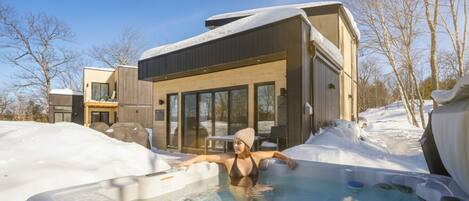 Bain à remous extérieur