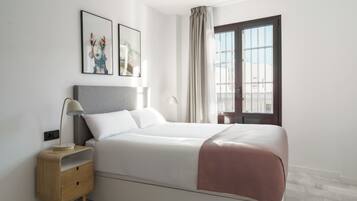 One-Bedroom Comfort Apt with Balcony