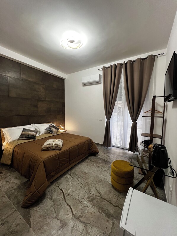 1 bedroom, WiFi, bed sheets - Time to Relax (Salerno)