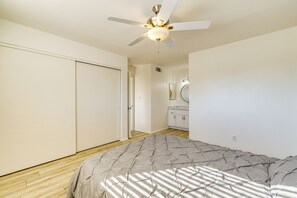 Apartment (2 Bedrooms) | Interior - 2 Mi to Papago Park: Condo w/ Pool & Hot Tub! (Phoenix)