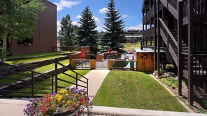 Unclassified image, 2 of 27, button - The Evergreen. Hot tub, grill, walk to slopes. (Crested Butte)