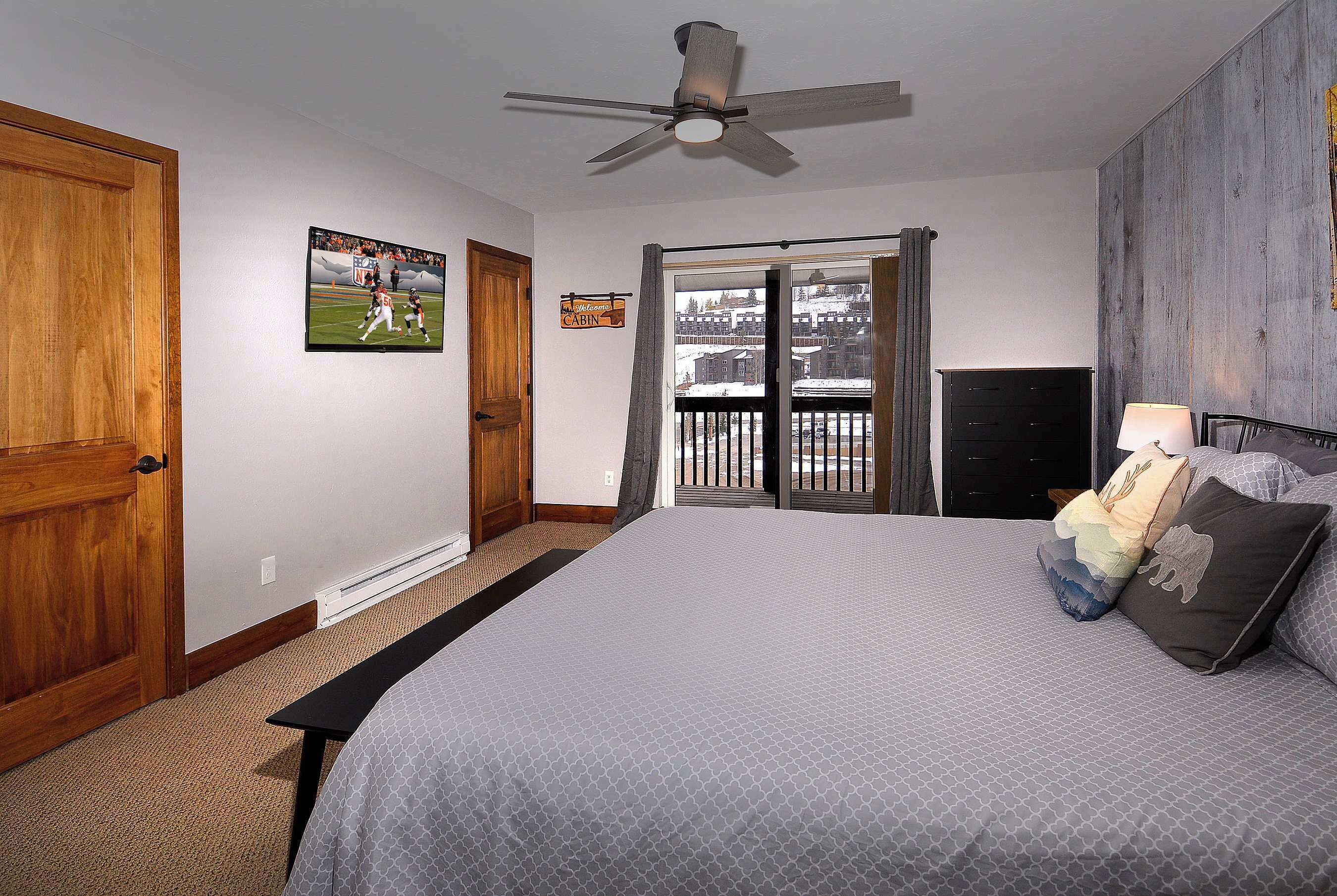 2 bedrooms, travel crib, WiFi, bed sheets