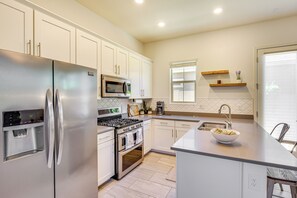 Apartment (1 Bedroom) | Interior - Updated Apt: 6 Mi to Dtwn Chandler! (Chandler)
