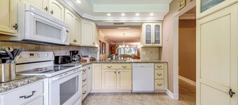 Apartment w/ Patio & Pool Access in Pompano Beach!