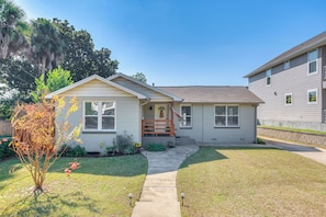 House (3 Bedrooms) | Interior - 1 Mi to Dtwn: Home w/ Furnished Patio in Pensacola (Pensacola)