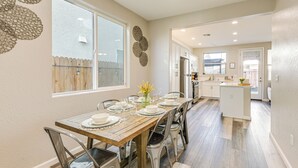 Rumah (4 Bedrooms) | Interior